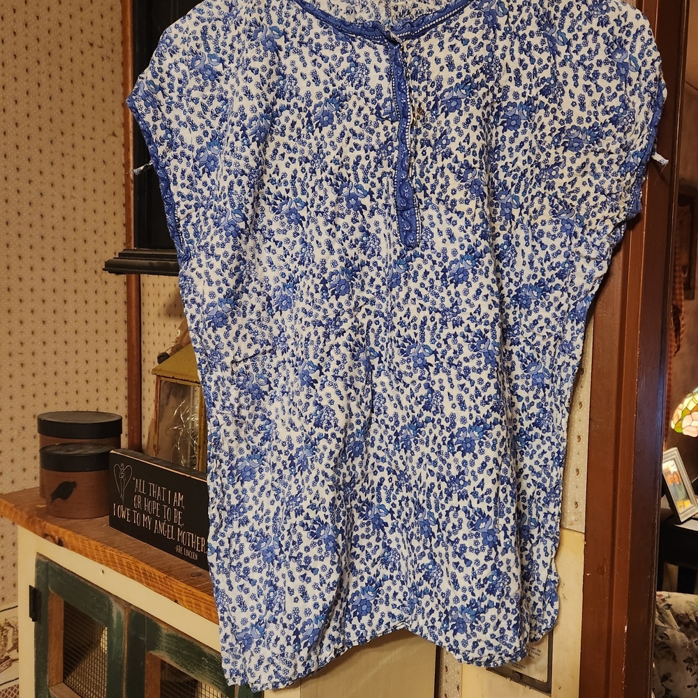 Blue Floral Short Sleeve Women's Top - Lightweight Summer Top